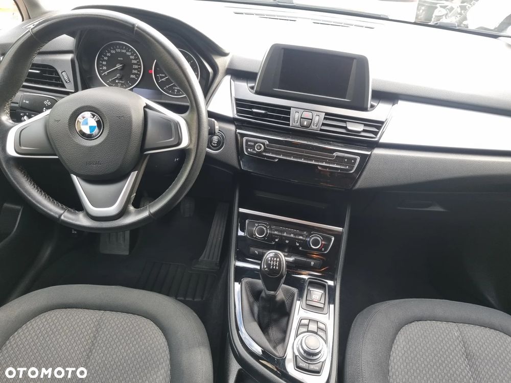 BMW Seria 2 216d Sport Line - 18