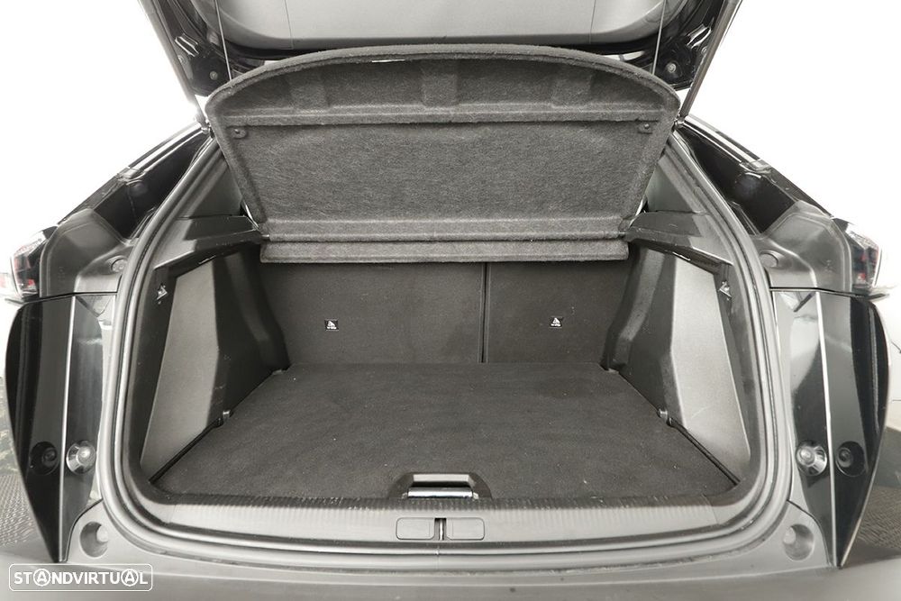 Peugeot 2008 1.2 PureTech Allure - 23