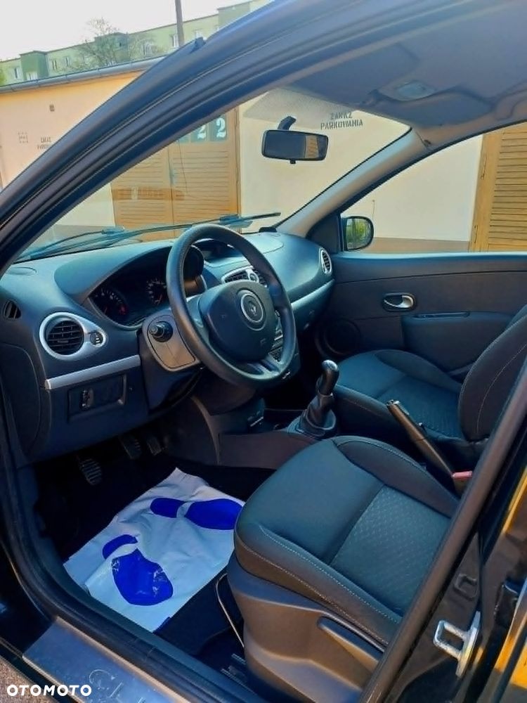 Renault Clio 1.2 16V Authentique - 9