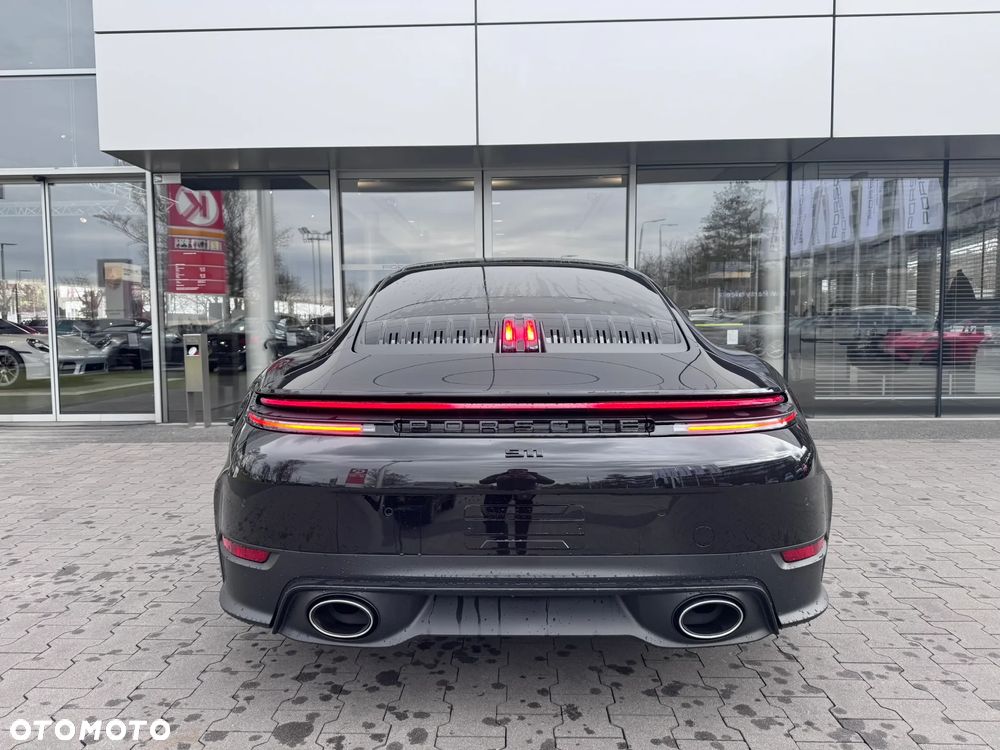 Porsche 911 Carrera S - 6