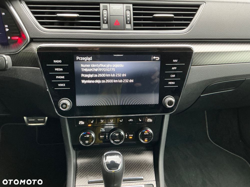 Skoda Superb 2.0 TSI Sportline DSG - 32