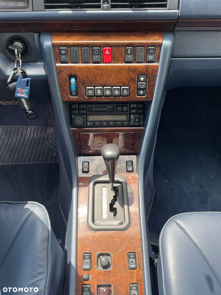 Mercedes-Benz Klasa E 320 - 12