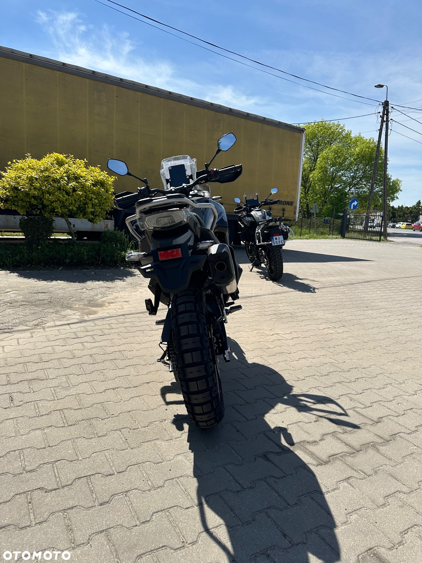 CFMoto MT - 11