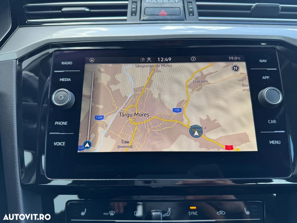 Volkswagen Passat Variant 2.0 TDI SCR DSG 4Motion Elegance - 16