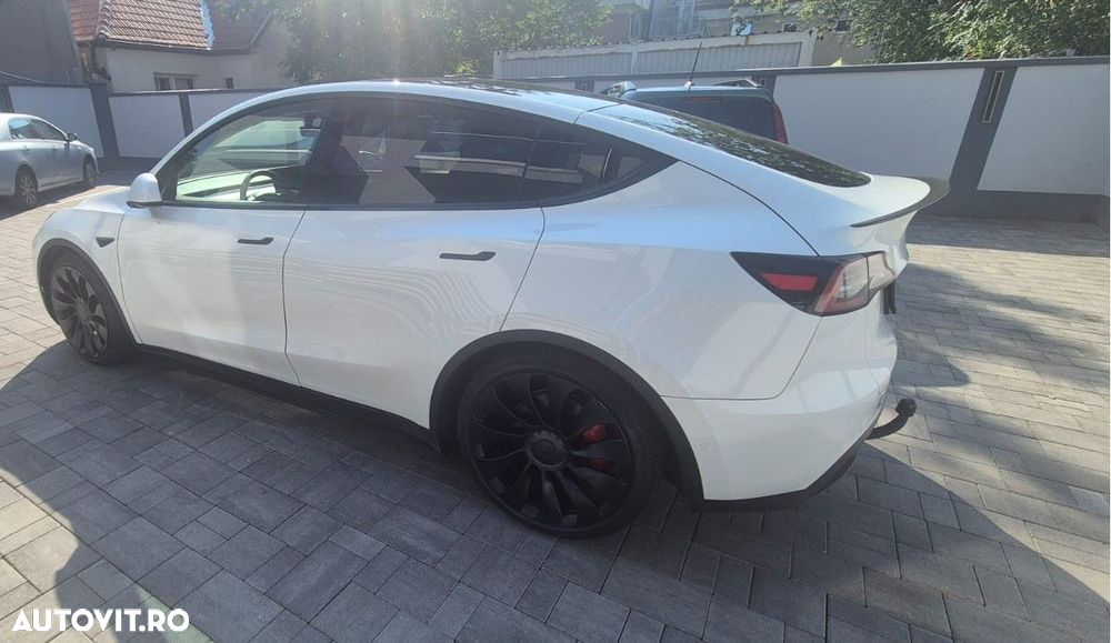 Tesla Model Y Performance - 12