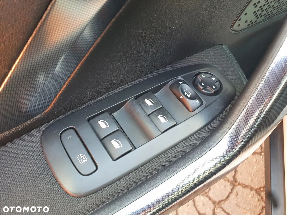 Peugeot 2008 PureTech 110 Stop&Start Allure - 19