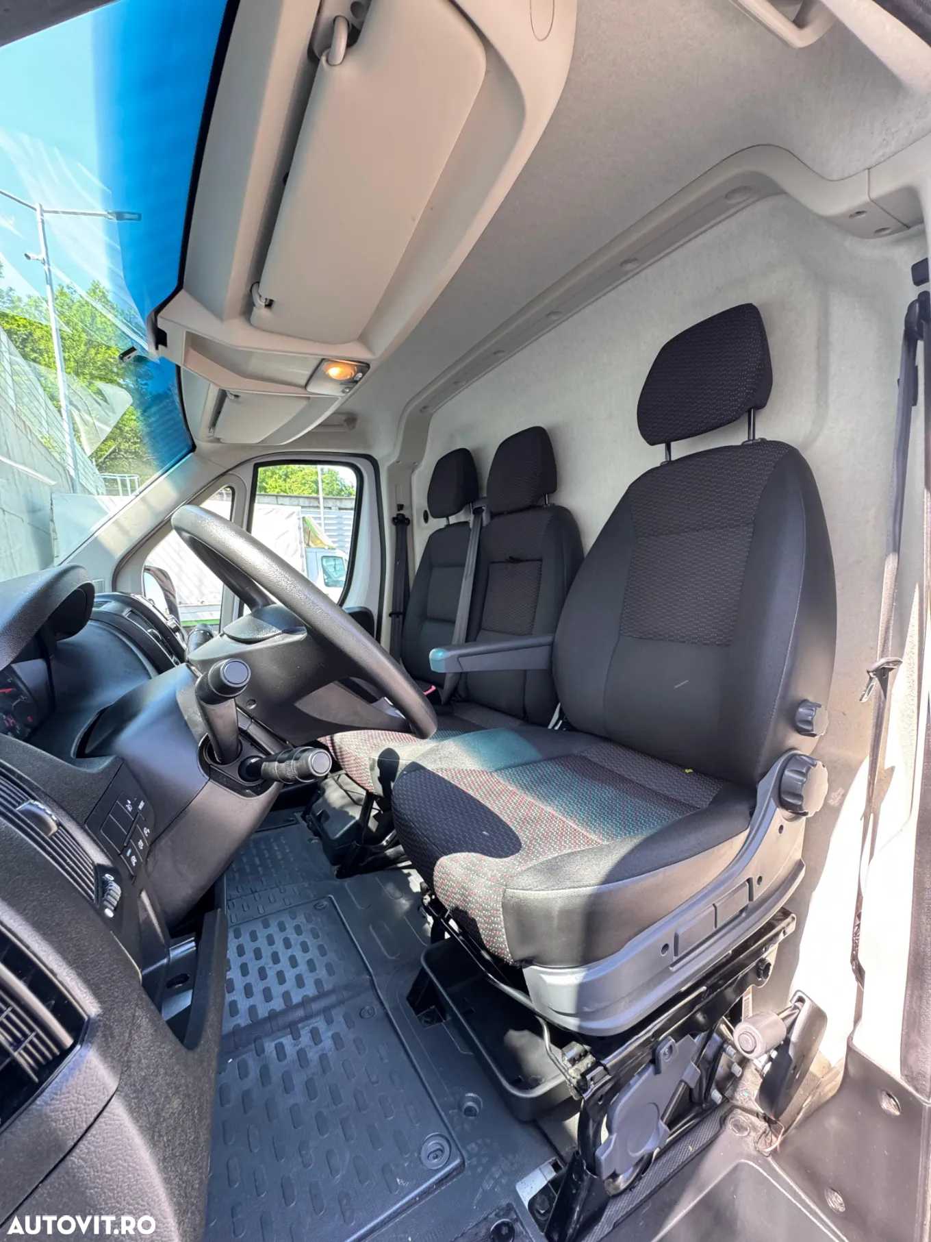 Peugeot Boxer L2H2 2.2 BlueHDI 120cp Business - 17