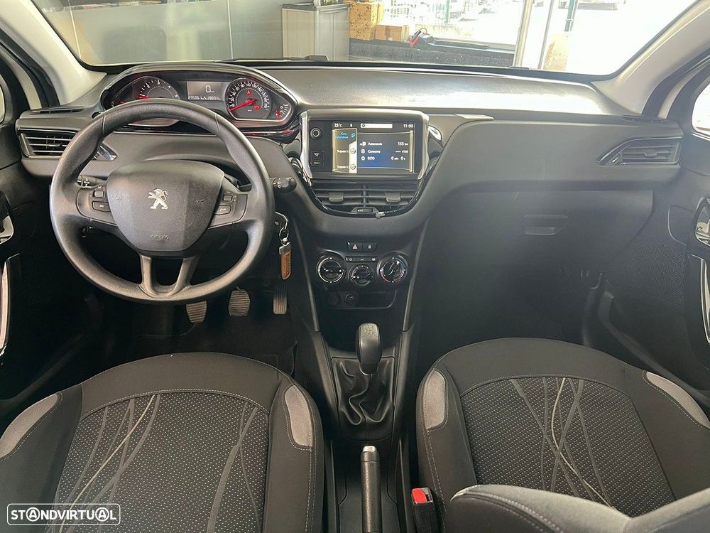 Peugeot 208 - 11