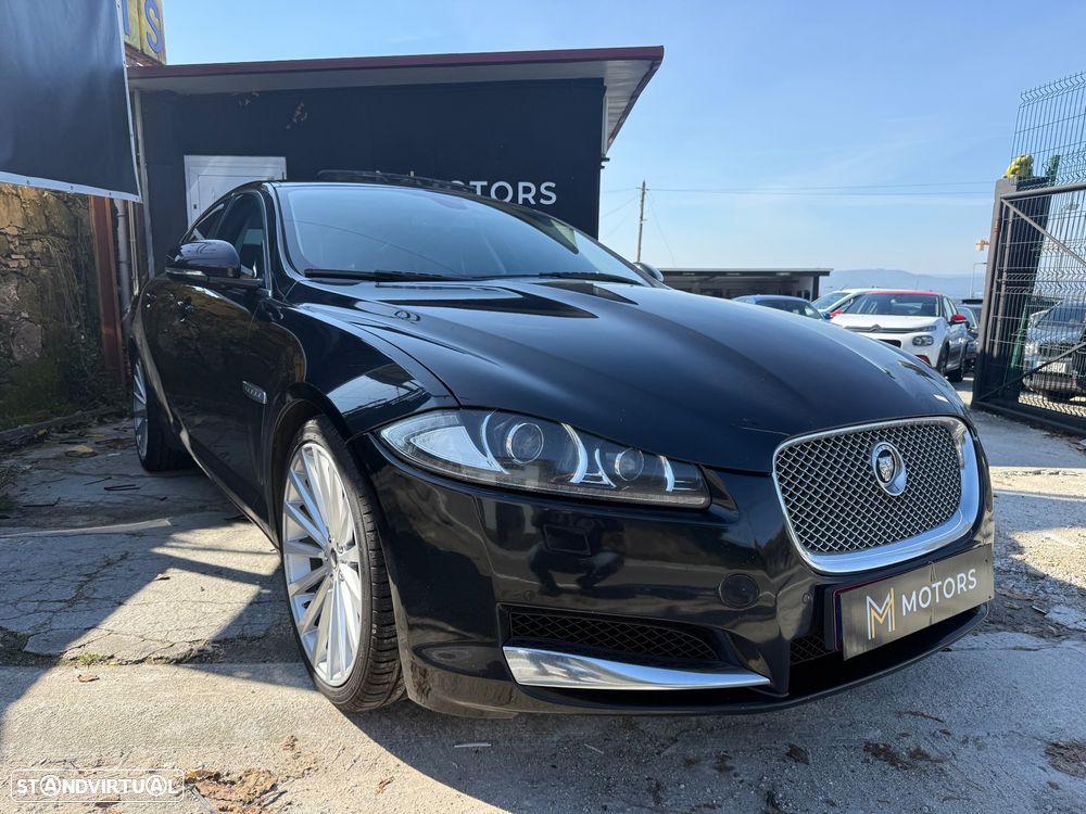 Jaguar XF 2.2 D Premium Luxury - 33