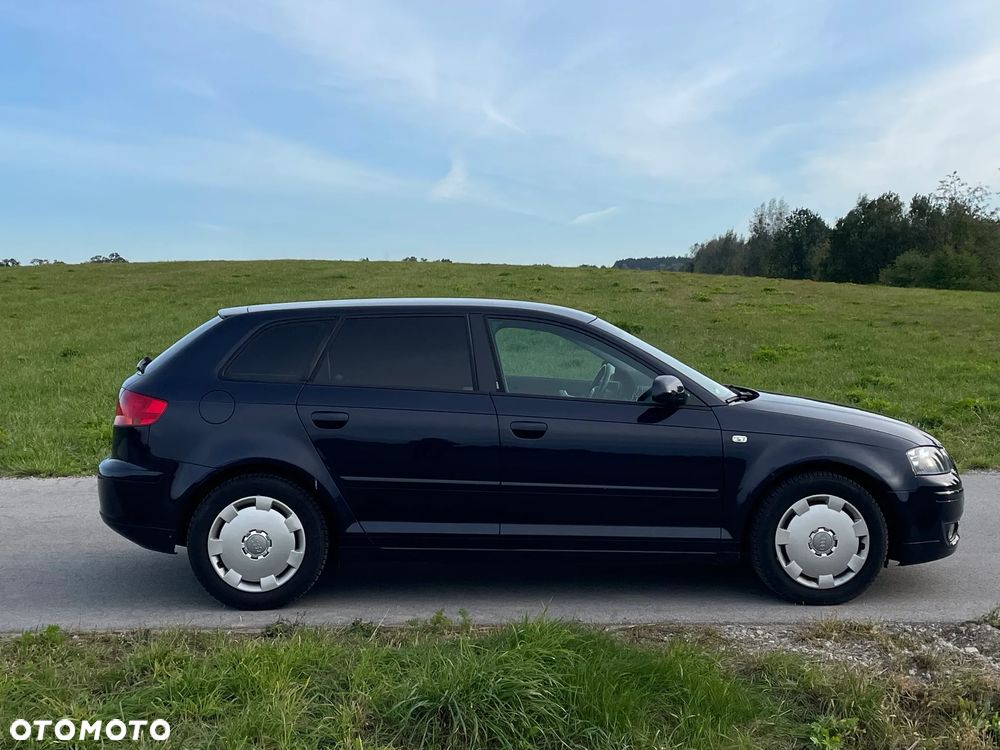 Audi A3 Sportback 1.6 Ambiente - 4