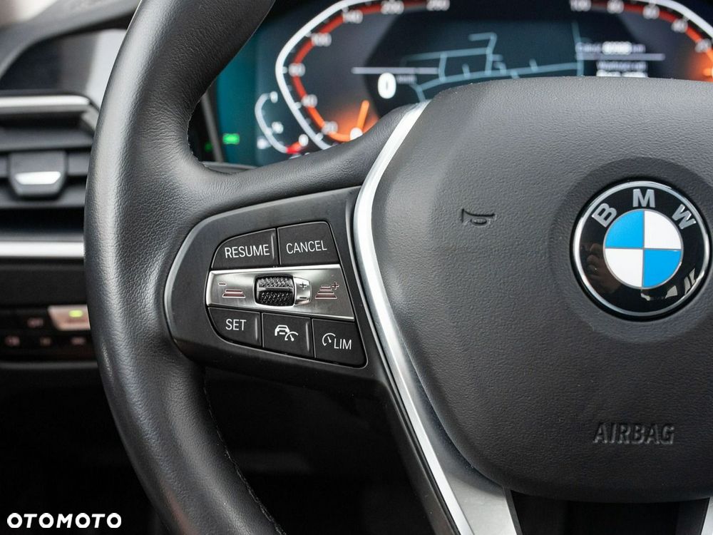 BMW Seria 3 318i - 14