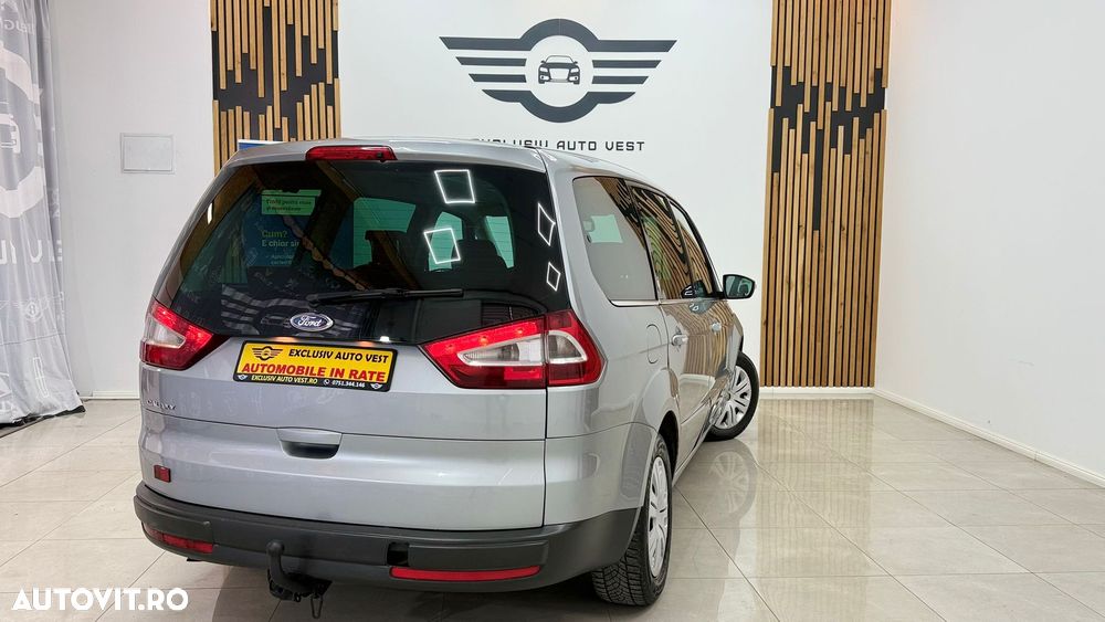 Ford Galaxy 2.0 Ghia - 4