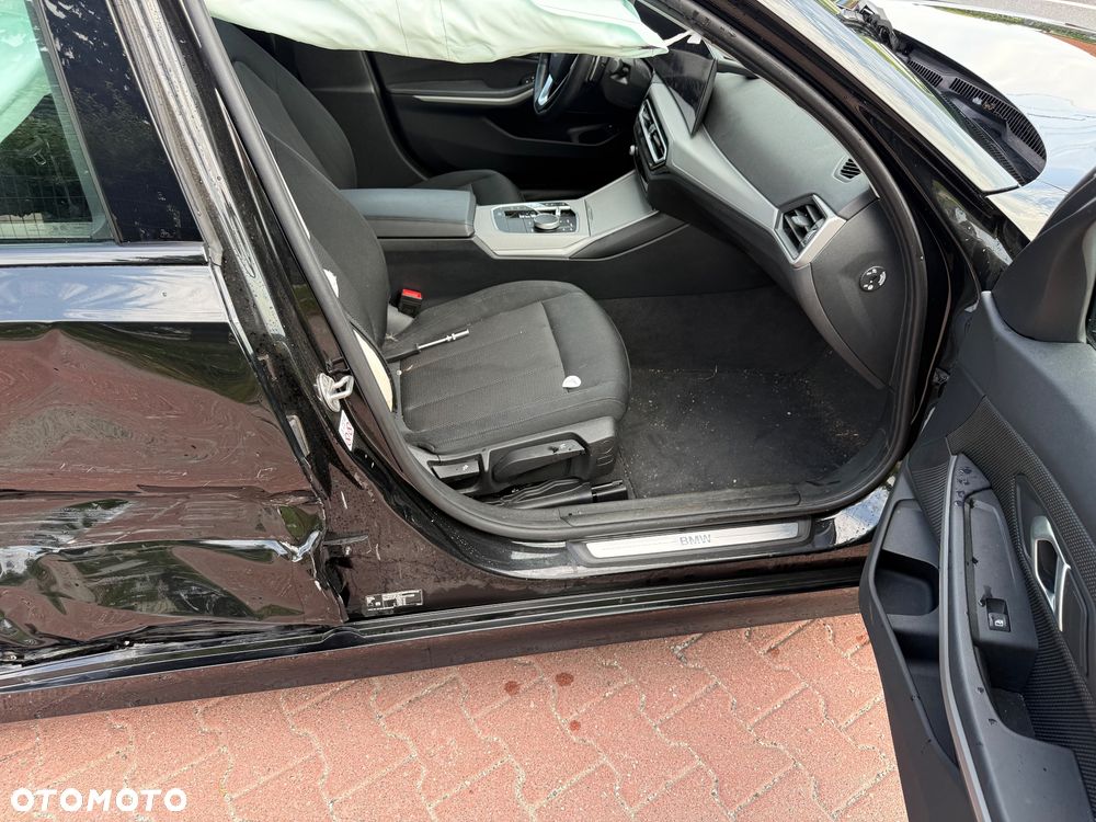 BMW Seria 3 320e PHEV sport - 25