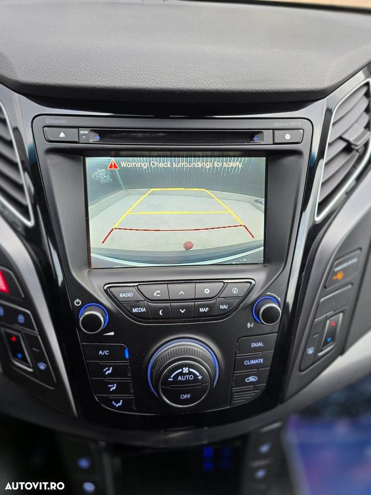 Hyundai i40 i40cw 1.7 CRDi Fifa World Cup Edition - 37