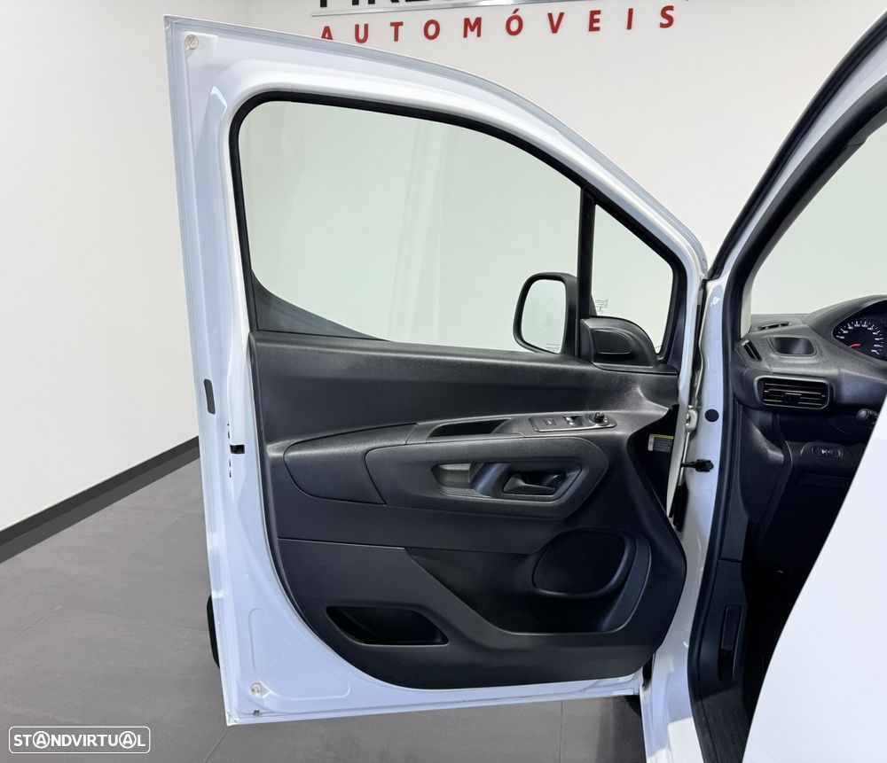 Peugeot PARTNER 1.5 BLUEHDI 102 CV - 3 LUGARES - IVA DEDUTIVEL - 19