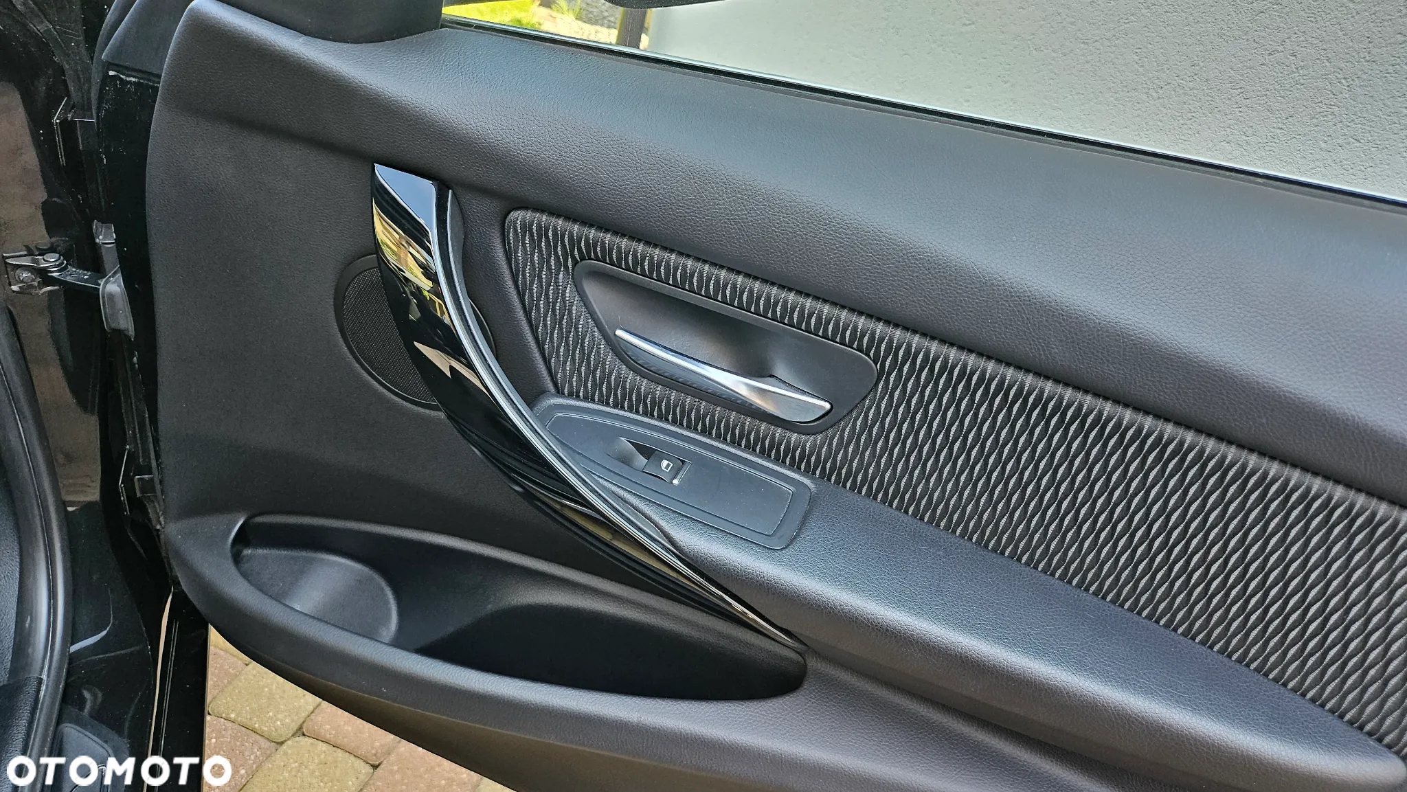 BMW Seria 3 320i Touring Luxury Line - 14