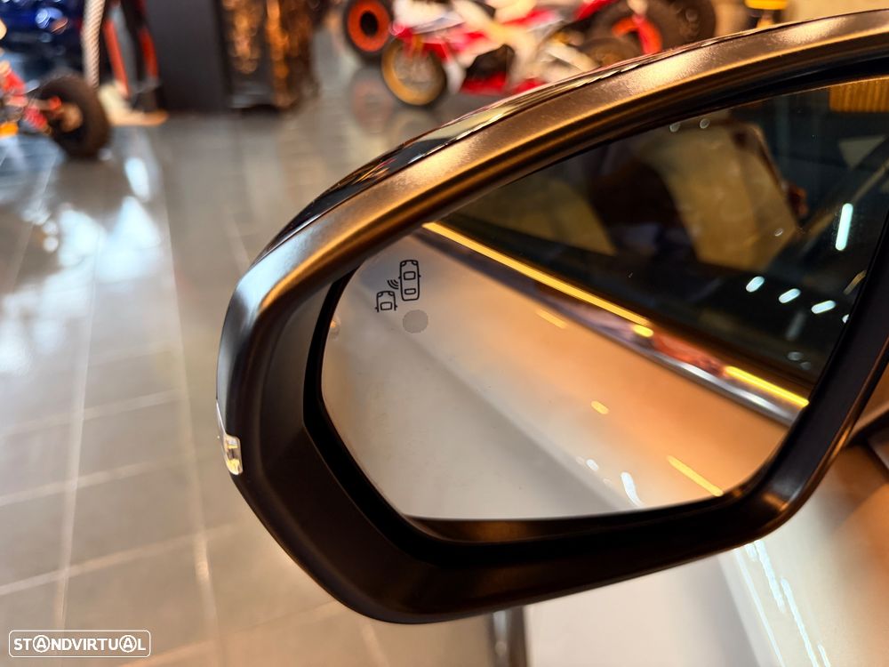 DS DS7 4x4 300 Rivoli - 16