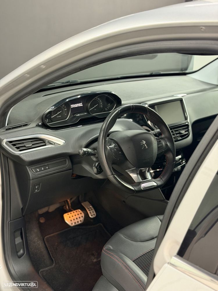 Peugeot 208 1.2 PureTech GT Line EAT6 - 15