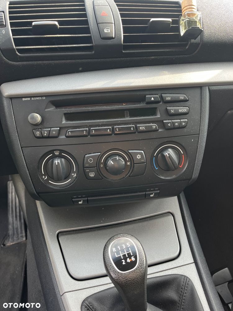 BMW Seria 1 116i - 11