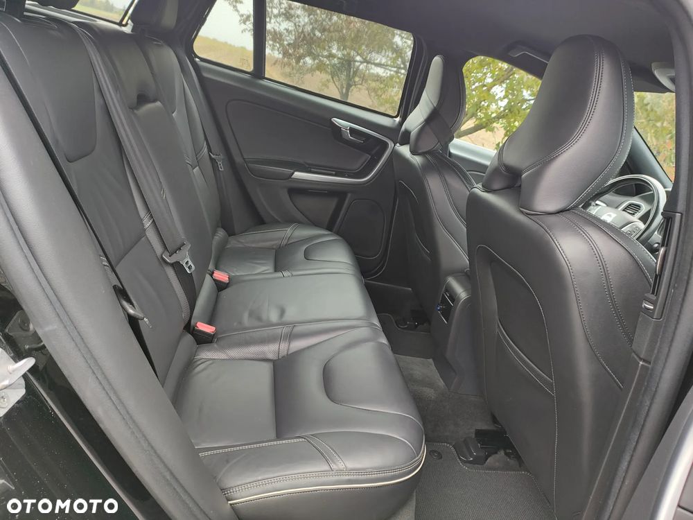 Volvo V60 D3 R-Design - 20