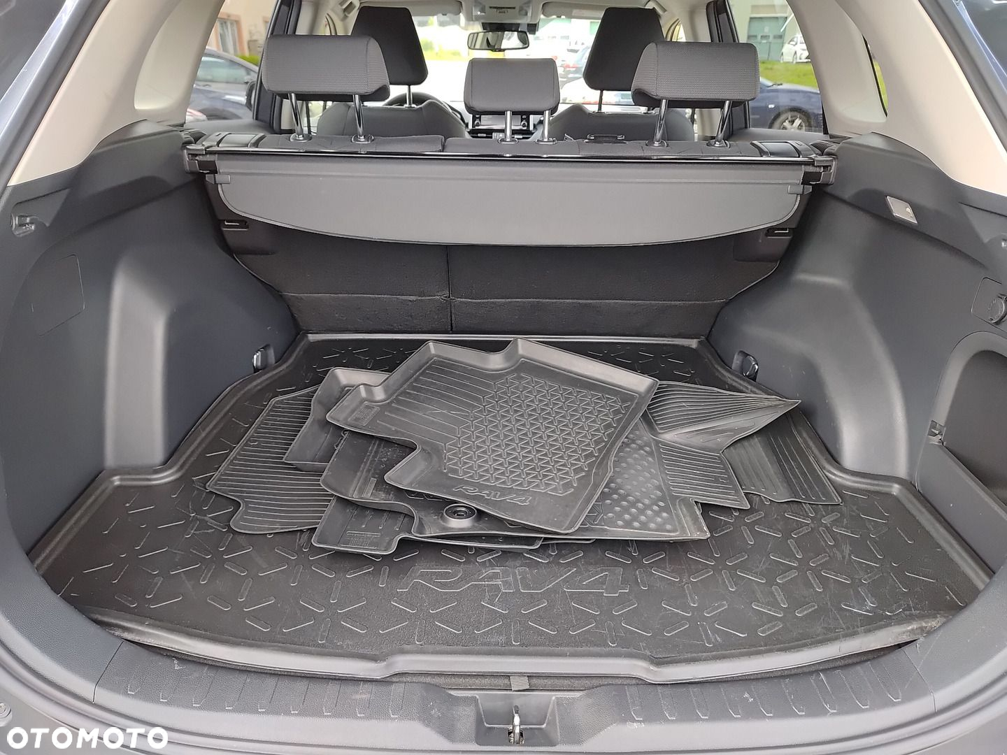 Toyota RAV4 - 8
