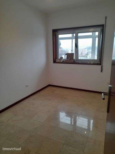 Arrenda-se T3 no centro de Gondomar - Grande imagem: 5/12