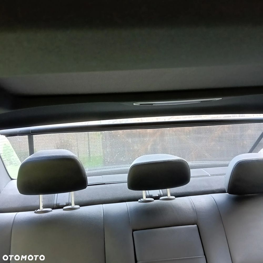 Mercedes-Benz Klasa C 300 7G-TRONIC - 25