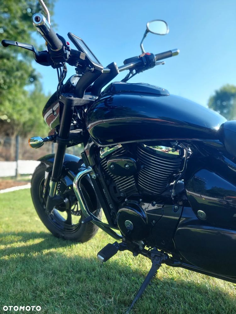 Suzuki Intruder - 11