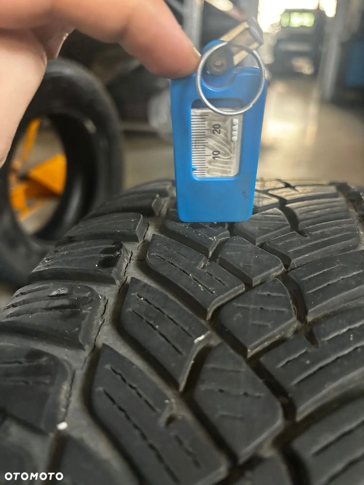 Opony zimowe - 215/65R16 - 3