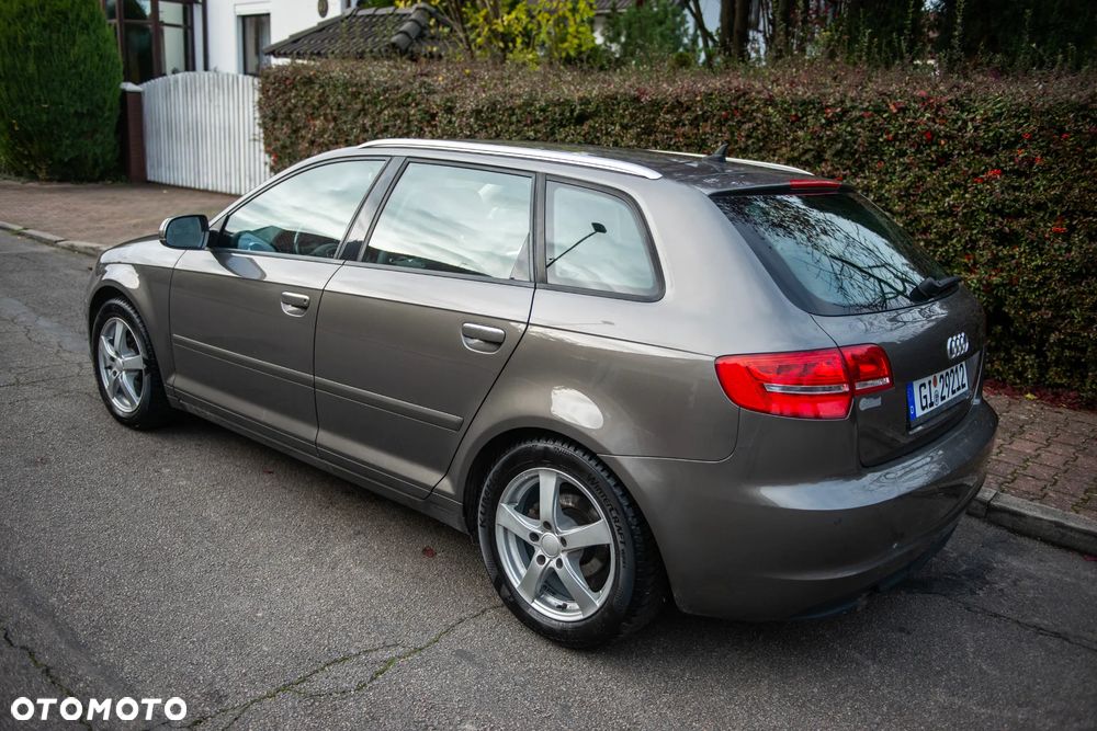 Audi A3 Sportback 1.6 TDI DPF Ambiente - 12