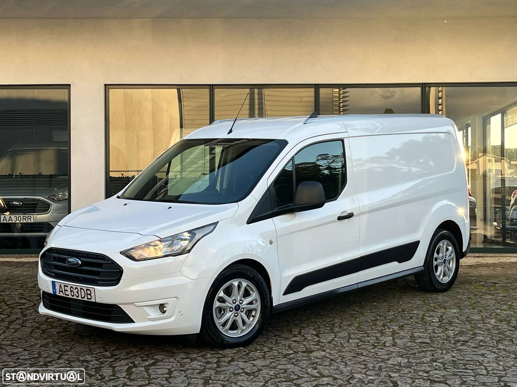 Ford Transit Connect L2 Trend Aut. 1.5 TDCi 120cv (caixa automática) - 1