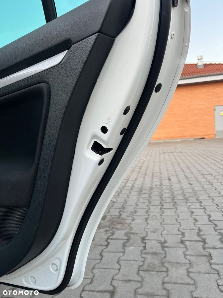 Volkswagen Golf 1.6 TDI BlueMot Trendline - 36