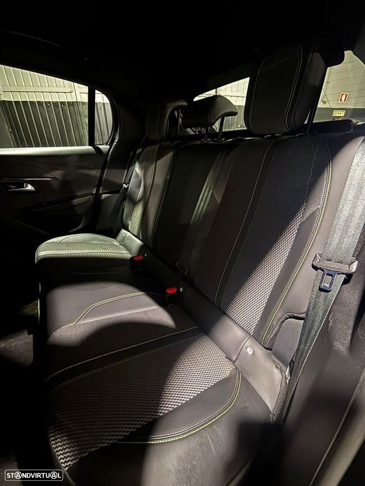Peugeot e-208 GT - 7