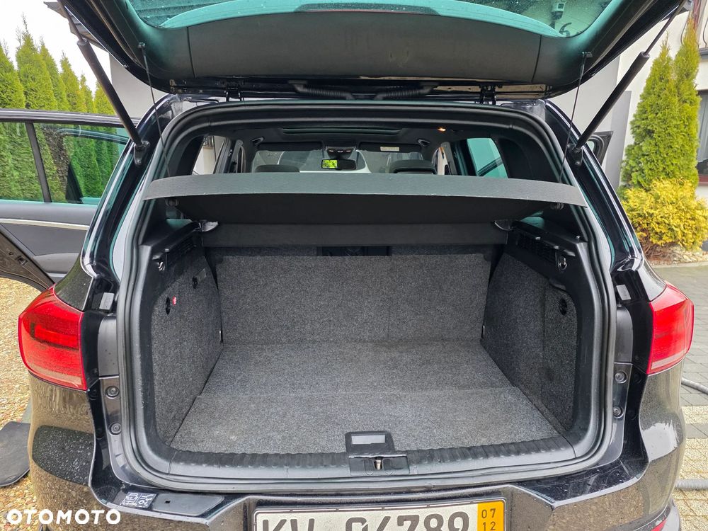 Volkswagen Tiguan 2.0 TDI DPF 4Motion BlueMotion Technology DSG Lounge Sport & Style - 31