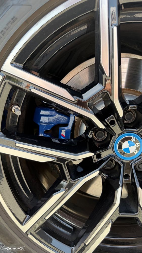 BMW i4 - 32