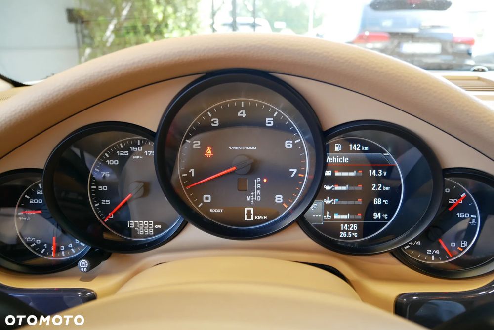 Porsche Panamera 4 - 25