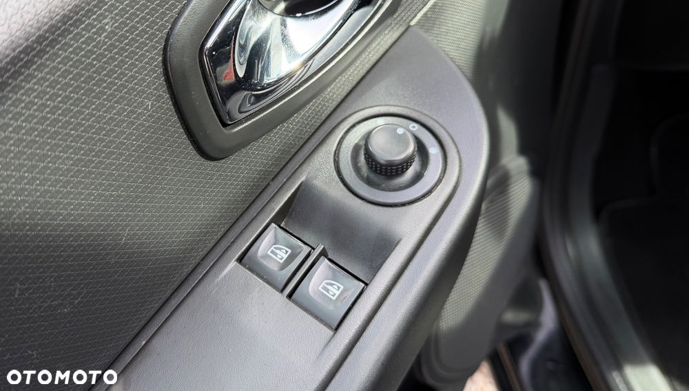 Renault Clio 1.2 16V 75 Expression - 28