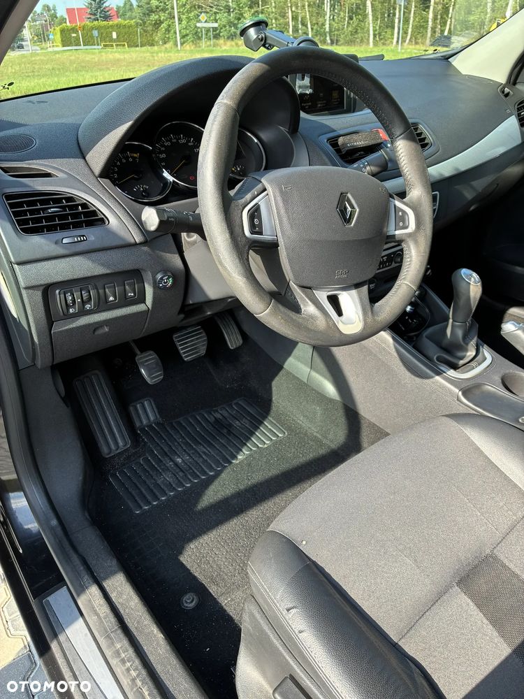 Renault Fluence 1.6 16V Privilege - 10