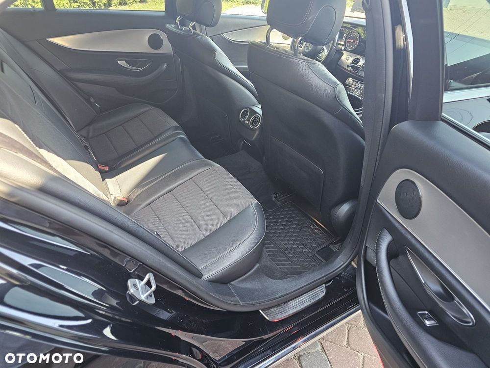 Mercedes-Benz Klasa E 220 d 9G-TRONIC - 11