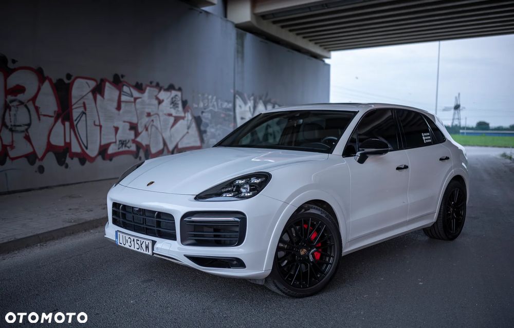Porsche Cayenne S - 2