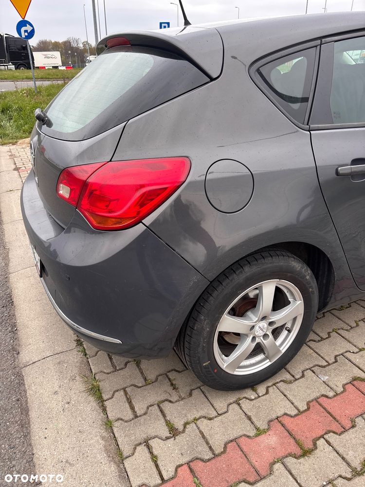 Opel Astra 1.6 Essentia - 19