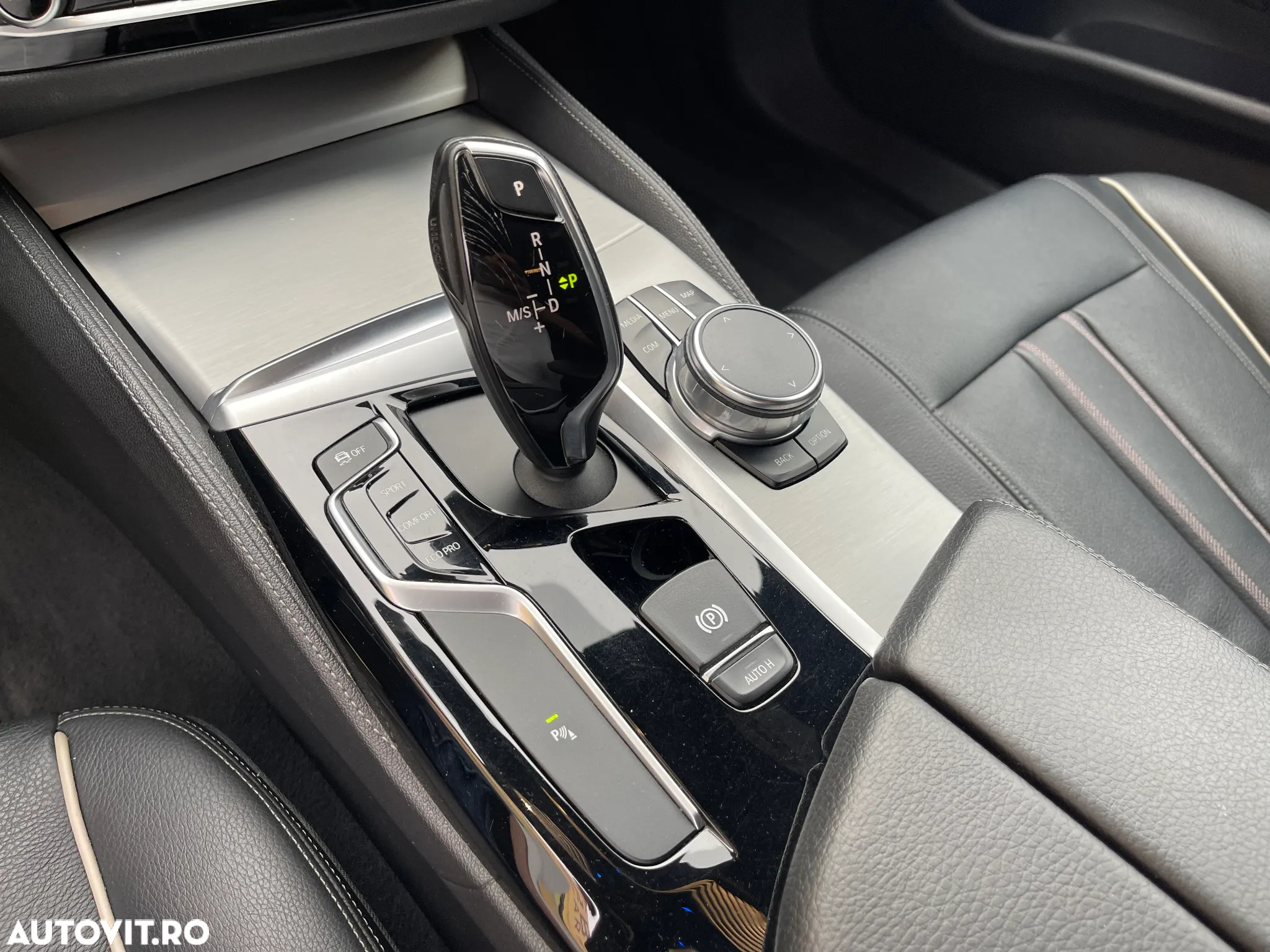 BMW Seria 5 520d xDrive AT - 23