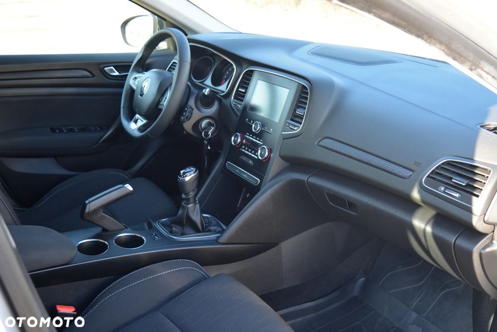 Renault Megane 1.5 Blue dCi Limited - 11