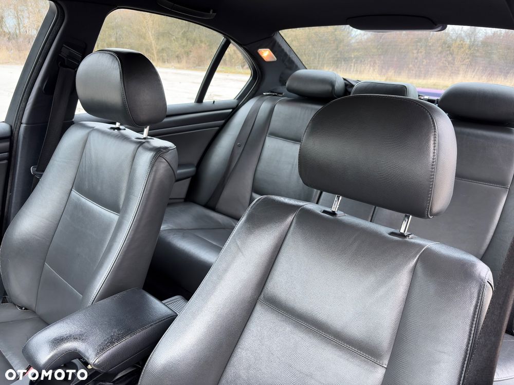 BMW Seria 3 320d Edition Exclusive - 15