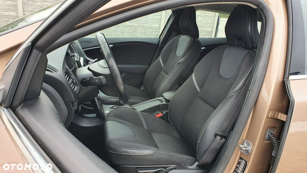 Volvo V40 D2 Momentum - 7
