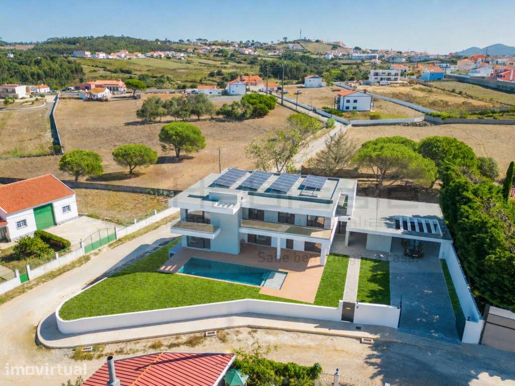Conforto, inovação e privacidade numa residência única em Igreja No... - Grande imagem: 2/59