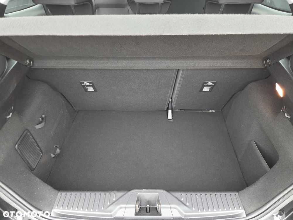 Ford Fiesta 1.1 S&S TREND - 10