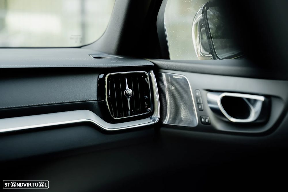 Volvo S60 T8 Recharge AWD Ultimate Dark - 32