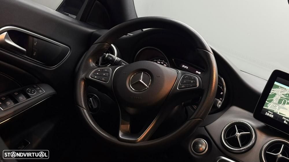 Mercedes-Benz CLA 220 d Shooting Brake Urban Aut. - 3