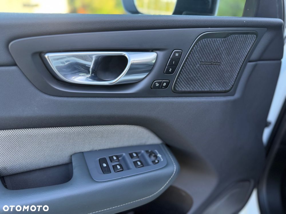 Volvo XC 60 B4 D Geartronic RDesign - 32